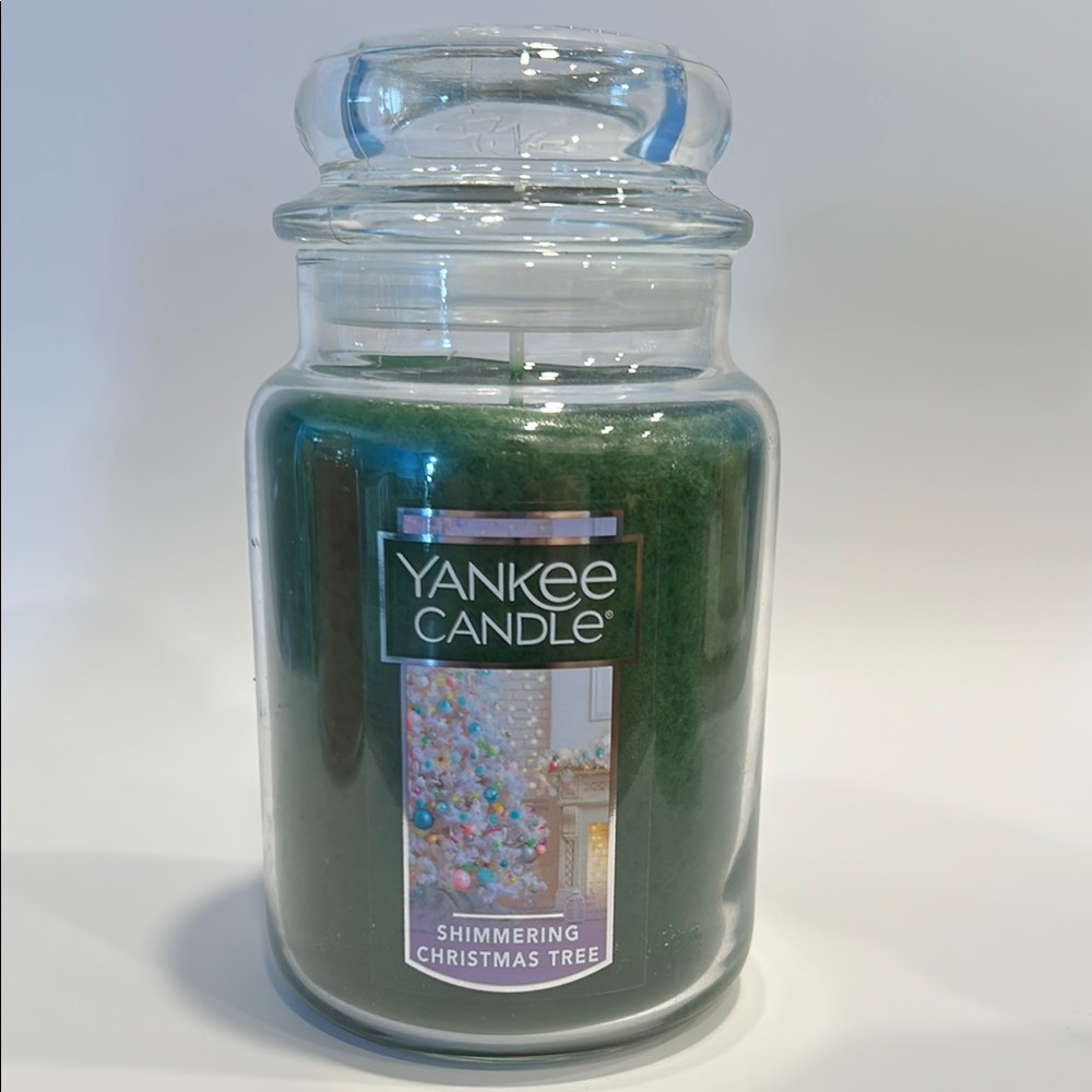 Yankee Candle ‘Shimmering Christmas Tree’ 🎄 candle 🕯️